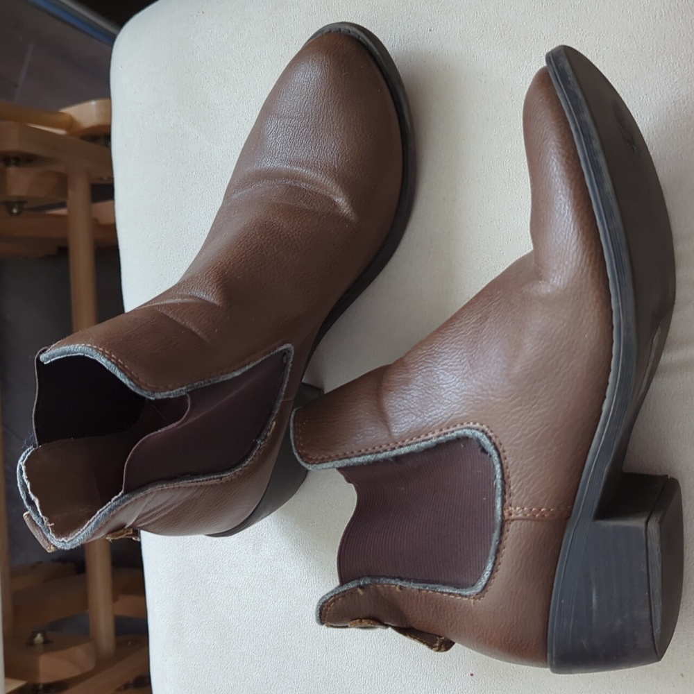 brown chelsea boots